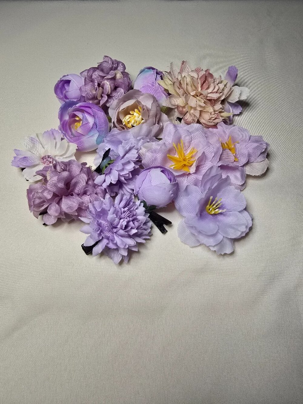🌟3 for $18!🌟Collection of lavender flower hair clips